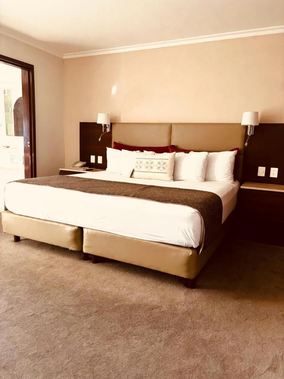 Hotel Guadalajara Plaza Ejecutivo Zapopan Esterno foto