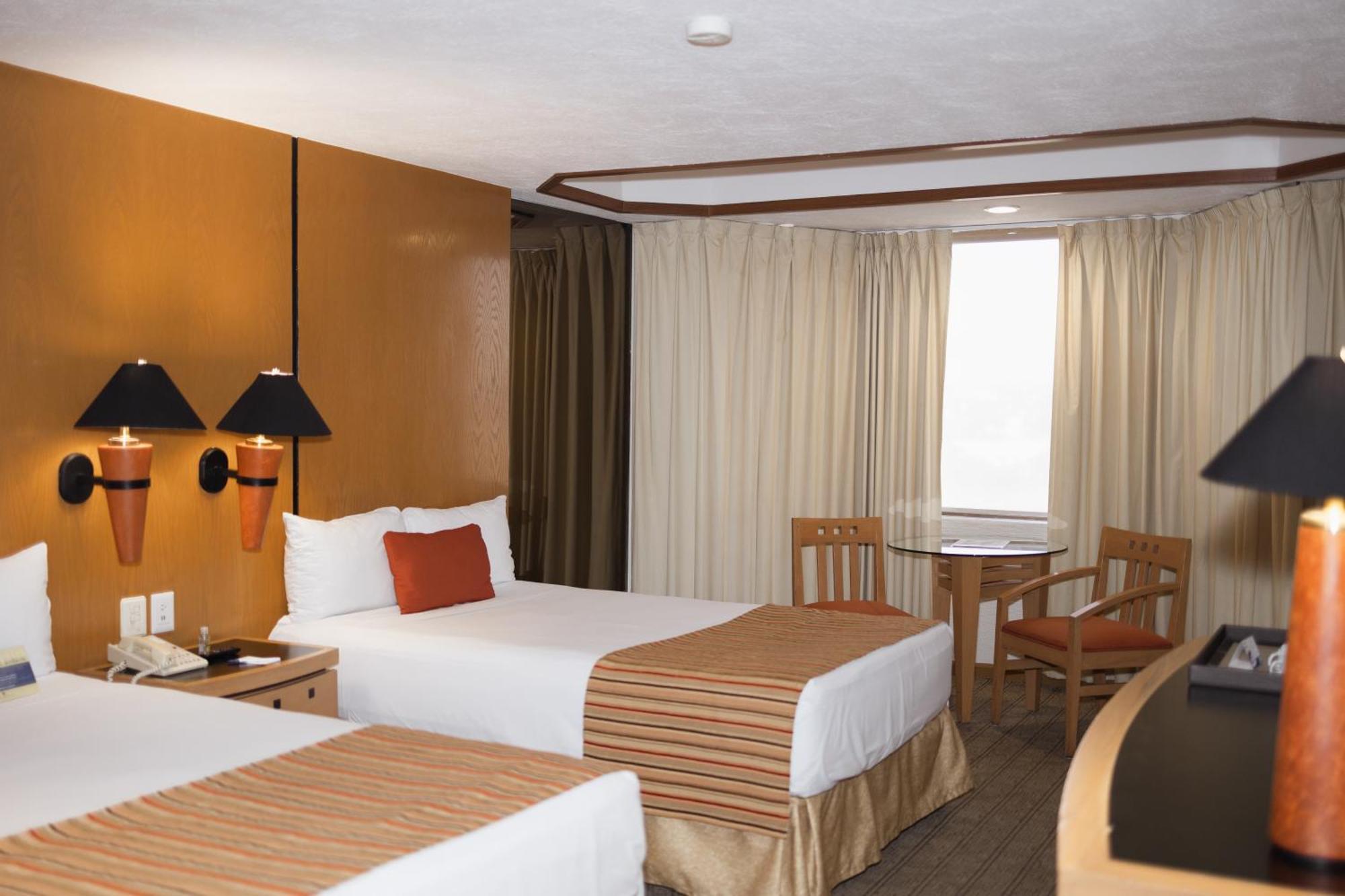 Hotel Guadalajara Plaza Ejecutivo Zapopan Esterno foto