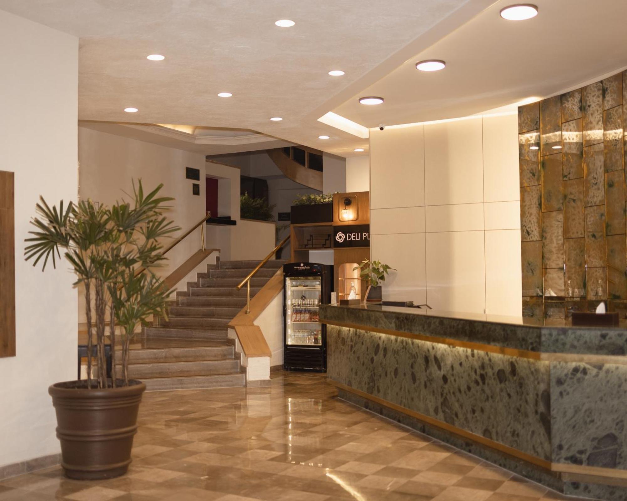 Hotel Guadalajara Plaza Ejecutivo Zapopan Esterno foto